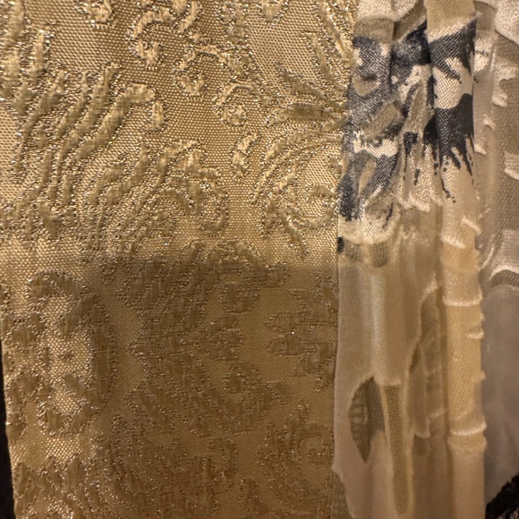 Violet Kay Silk-Blend Crane & Lace Kimono Jacket πποΈ - Picture 6 of 11